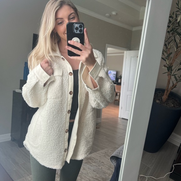 Sherpa Shacket - Picture 5 of 7